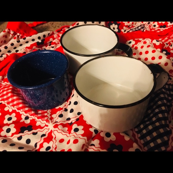 Other - 🌙 Bundle 2/$9 Vintage Enamelware camp cups Blue